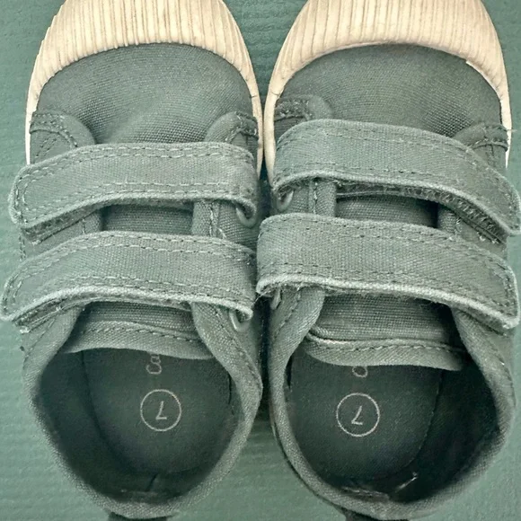 Cat & Jack Toddler Parker Sneaker Canvas Shoe 7 - Picture 5 of 5